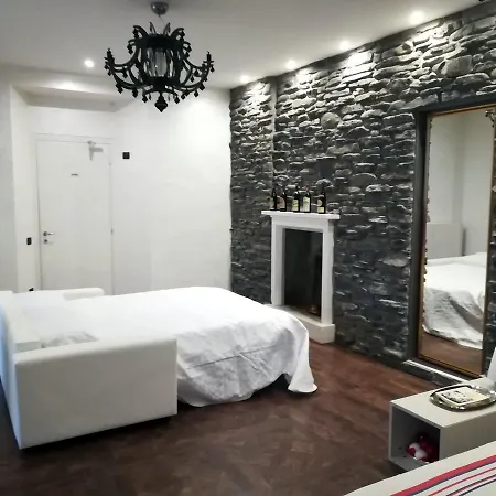 빌라 Il Ceppo Relais On The Lake 발브로나